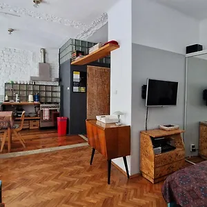 https://studio-lazienki-krolewskie.warsawhotelspoland.com